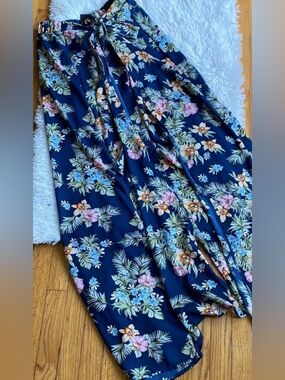 Fashion Nova navy blue floral wide legs palazzo front tie overlay casual pants